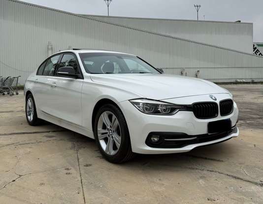 BMW-320i-2016