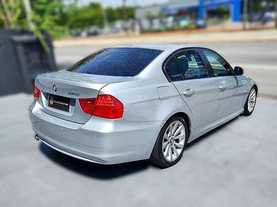 BMW-320i-2.0 TOP 16V GASOLINA 4P AUTOMÁTICO BMW-320i-2010