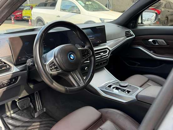 BMW-330e-2.0 16V TURBO HÍBRIDO M SPORT AUTOMÁTICO BMW-330e-2022