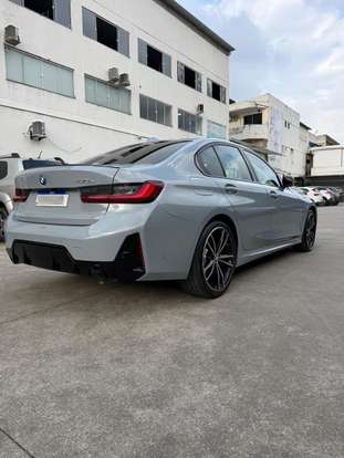 BMW-330e-2022