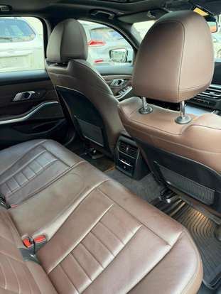 BMW-330e-2022