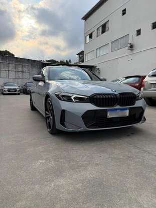 BMW-330e-2022