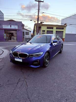 BMW-330e-2022