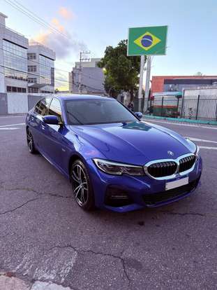 BMW-330e-2022