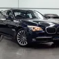 BMW 750i 4.4 LUXURY SEDAN V8 32V GASOLINA 4P AUTOMÁTICO BMW 750i 4.4 LUXURY SEDAN V8 32V GASOLINA 4P AUTOMÁTICO