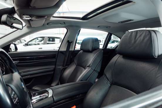 BMW-750i-4.4 LUXURY SEDAN V8 32V GASOLINA 4P AUTOMÁTICO BMW-750i-2011