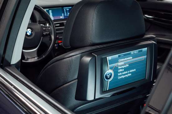 BMW-750i-4.4 LUXURY SEDAN V8 32V GASOLINA 4P AUTOMÁTICO BMW-750i-2011