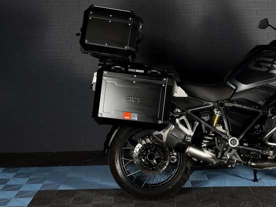 BMW-R 1250 GS TRIPLE BLACK-2021