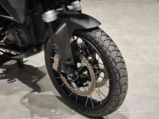 BMW-R 1300 GS ADVENTURE TRIPLE BLACK-2025