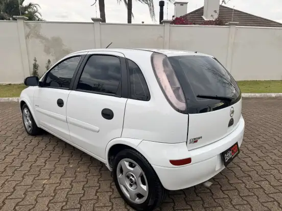CHEVROLET-CORSA-2010