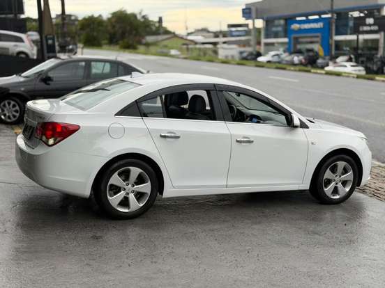 CHEVROLET-CRUZE-2011