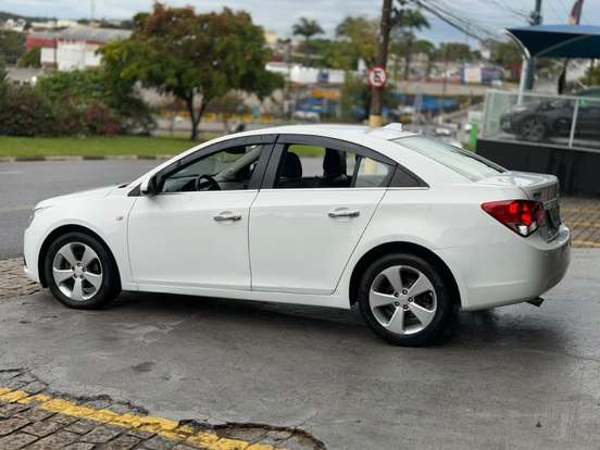 CHEVROLET-CRUZE-2011
