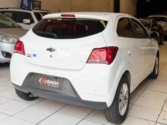 CHEVROLET-ONIX-2017