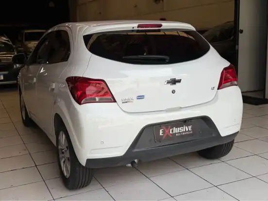 CHEVROLET-ONIX-2017
