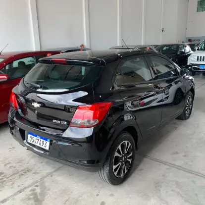 CHEVROLET-ONIX-2013