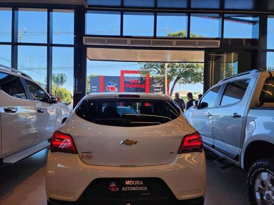 CHEVROLET-ONIX-2018