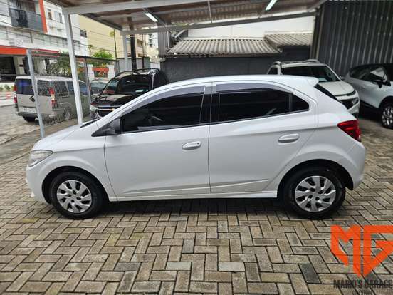 CHEVROLET-ONIX-2014