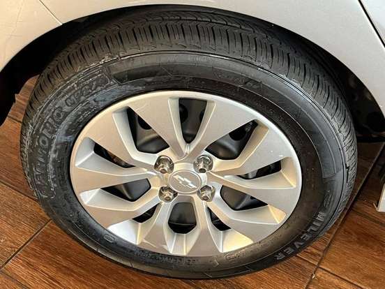 CHEVROLET-ONIX-2017