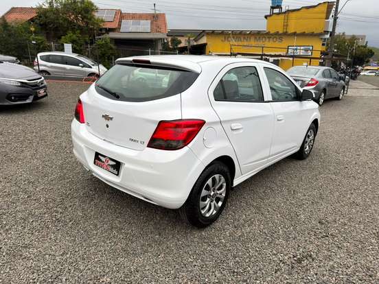 CHEVROLET-ONIX-1.4 MPFI LT 8V FLEX 4P AUTOMÁTICO CHEVROLET-ONIX-2014
