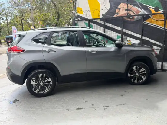 CHEVROLET-TRACKER-2025
