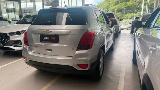 CHEVROLET-TRACKER-2018