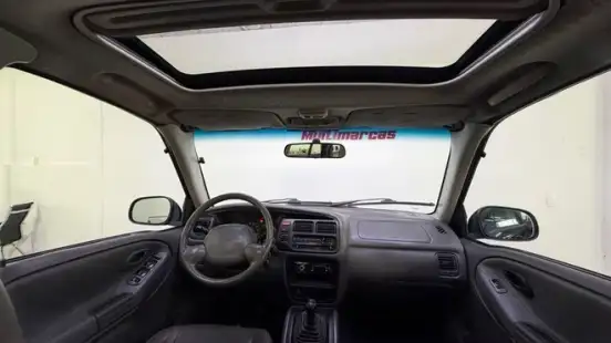 CHEVROLET-TRACKER-2001