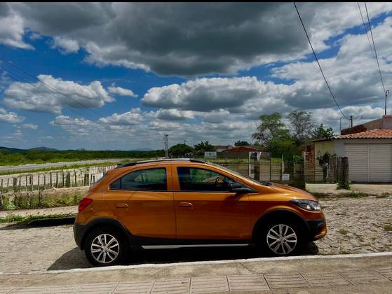 CHEVROLET ONIX 1.4 MPFI ACTIV 8V FLEX 4P AUTOMÁTICO