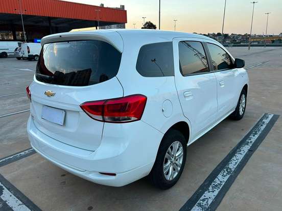 CHEVROLET-SPIN-1.8 LS 8V FLEX 4P AUTOMÁTICO CHEVROLET-SPIN-2023