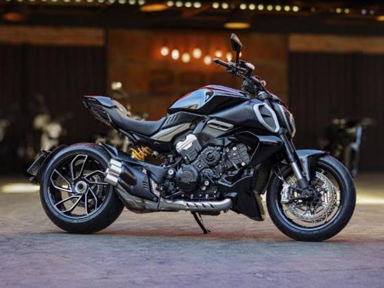 DUCATI DIAVEL V4 