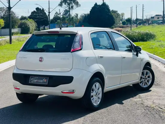 FIAT-PUNTO-2015