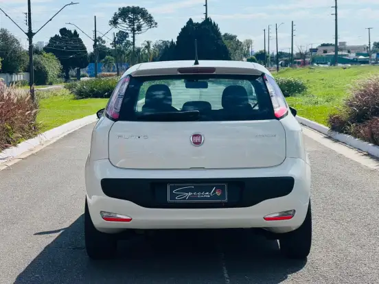 FIAT-PUNTO-2015