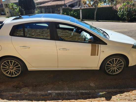 FIAT-BRAVO-1.8 SPORTING 16V FLEX 4P AUTOMATIZADO FIAT-BRAVO-2012