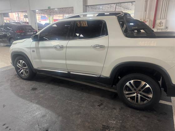 FIAT TORO 2.0 16V TURBO DIESEL VOLCANO 4WD AT9