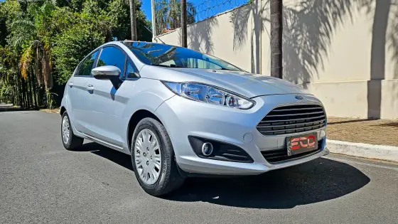 FORD FIESTA 1.6 SE HATCH 16V FLEX 4P MANUAL