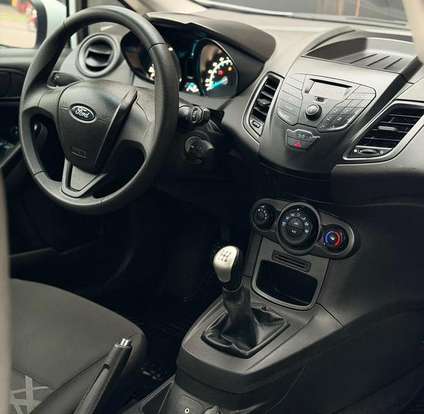 FORD-FIESTA-2015