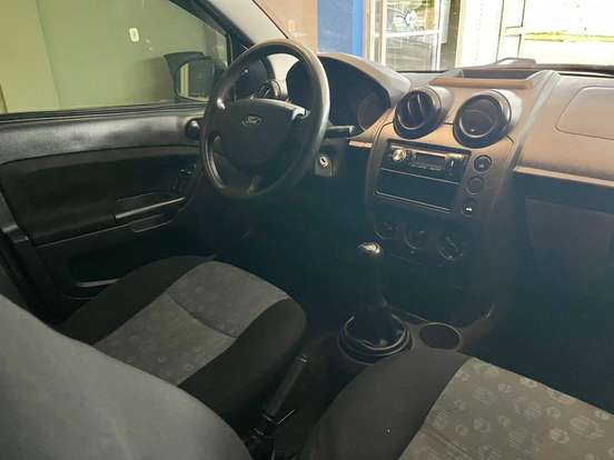 FORD-FIESTA-2010