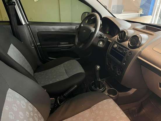 FORD-FIESTA-1.6 MPI CLASS SEDAN 8V FLEX 4P MANUAL FORD-FIESTA-2010