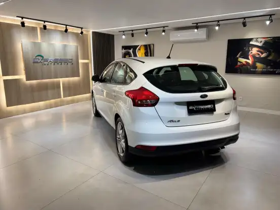 FORD-FOCUS-1.6 SE PLUS 16V FLEX 4P MANUAL FORD-FOCUS-2017