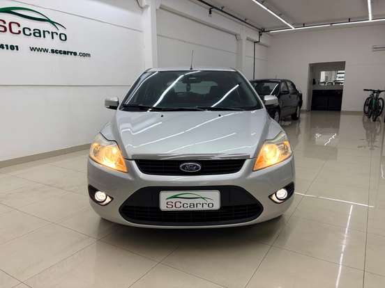 FORD-FOCUS-2011