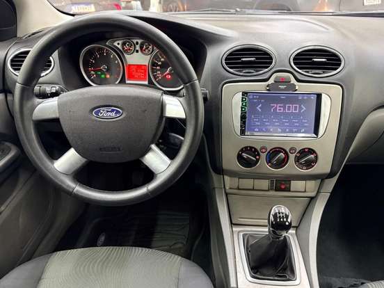 FORD-FOCUS-2011