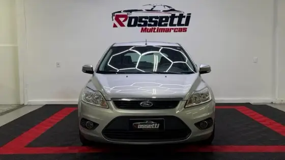 FORD FOCUS 2.0 GHIA 16V GASOLINA 4P AUTOMÁTICO