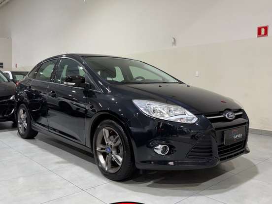 FORD-FOCUS-2.0 SE SEDAN 16V FLEX 4P POWERSHIFT FORD-FOCUS-2015