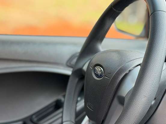 FORD-KA +-1.0 TI-VCT FLEX SE MANUAL FORD-KA +-2016