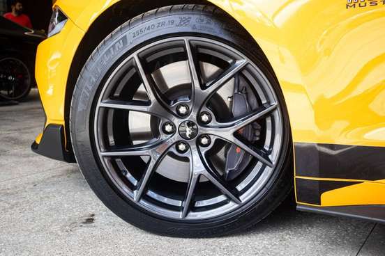 FORD-MUSTANG-2022