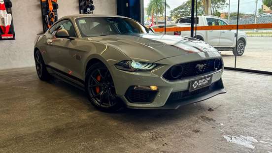 FORD-MUSTANG-2021