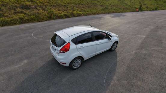 FORD-FIESTA-2014