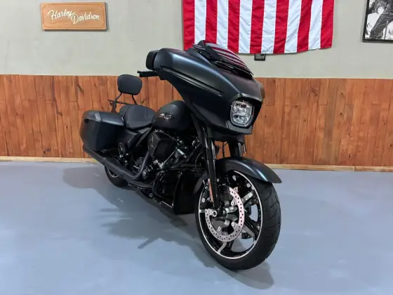 HARLEY-DAVIDSON STREET GLIDE 