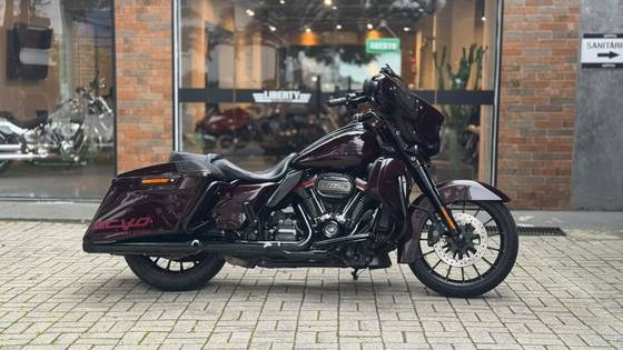HARLEY-DAVIDSON CVO STREET GLIDE 