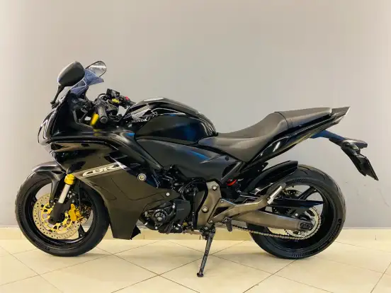 HONDA-CBR 600F-2012