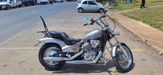 HONDA-SHADOW 600C VT-2000